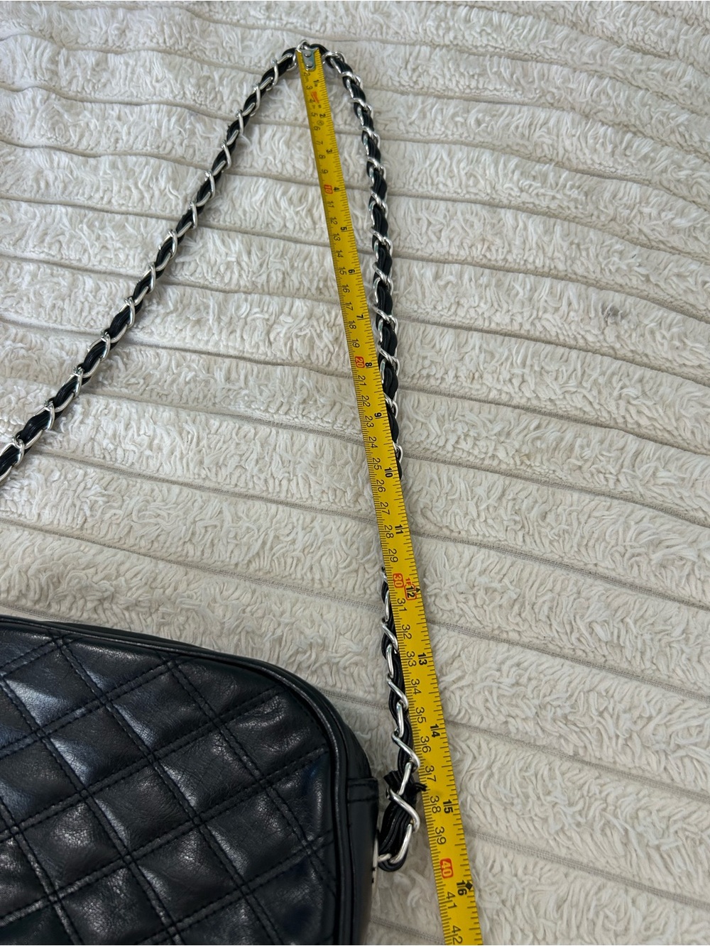 Remo Crossbody Bag with Chain Strap - Picture 10 of 10
